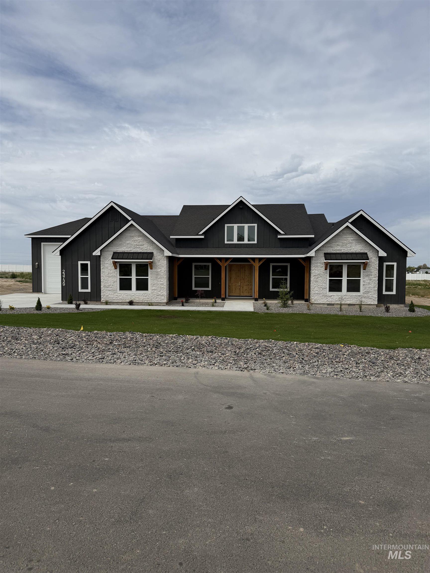 23739 Legends Lane Caldwell, ID 83607 - Photo 1 of 46