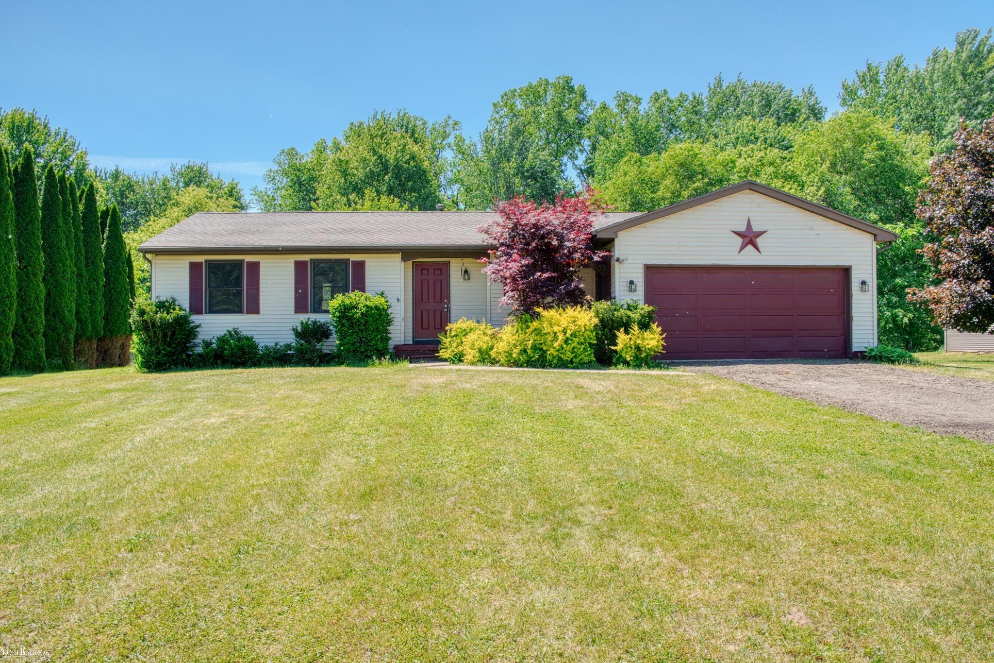 3083 Meadow Brook Road Owosso, MI 48867 - Photo 1 of 26