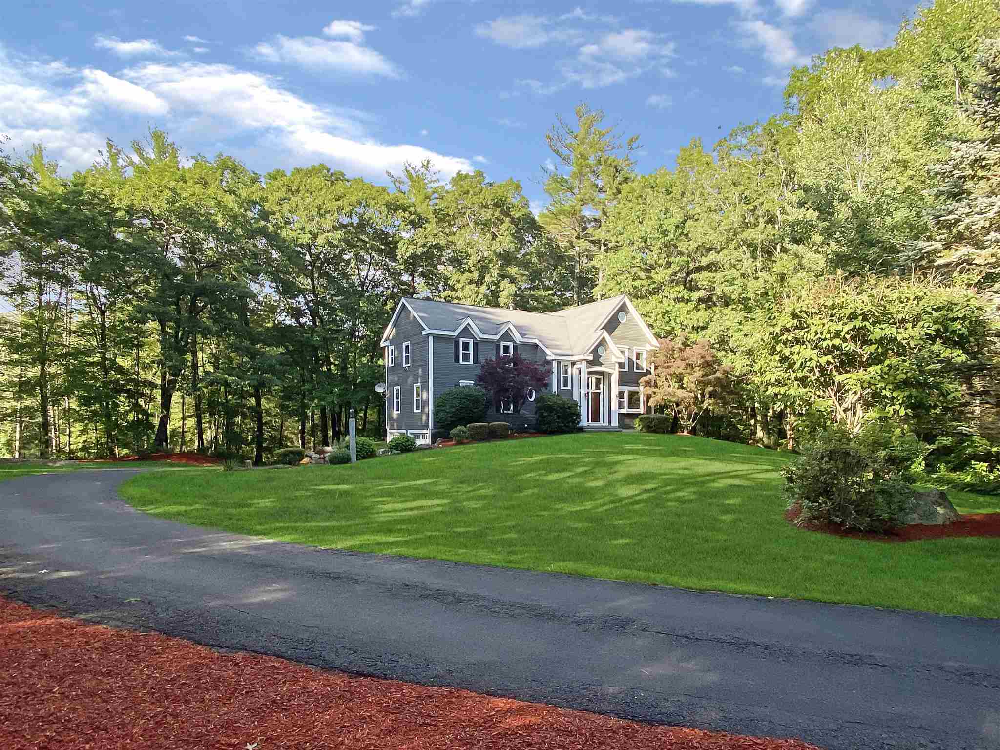 275 New Boston Road Bedford, NH 03110 - Photo 3 of 40