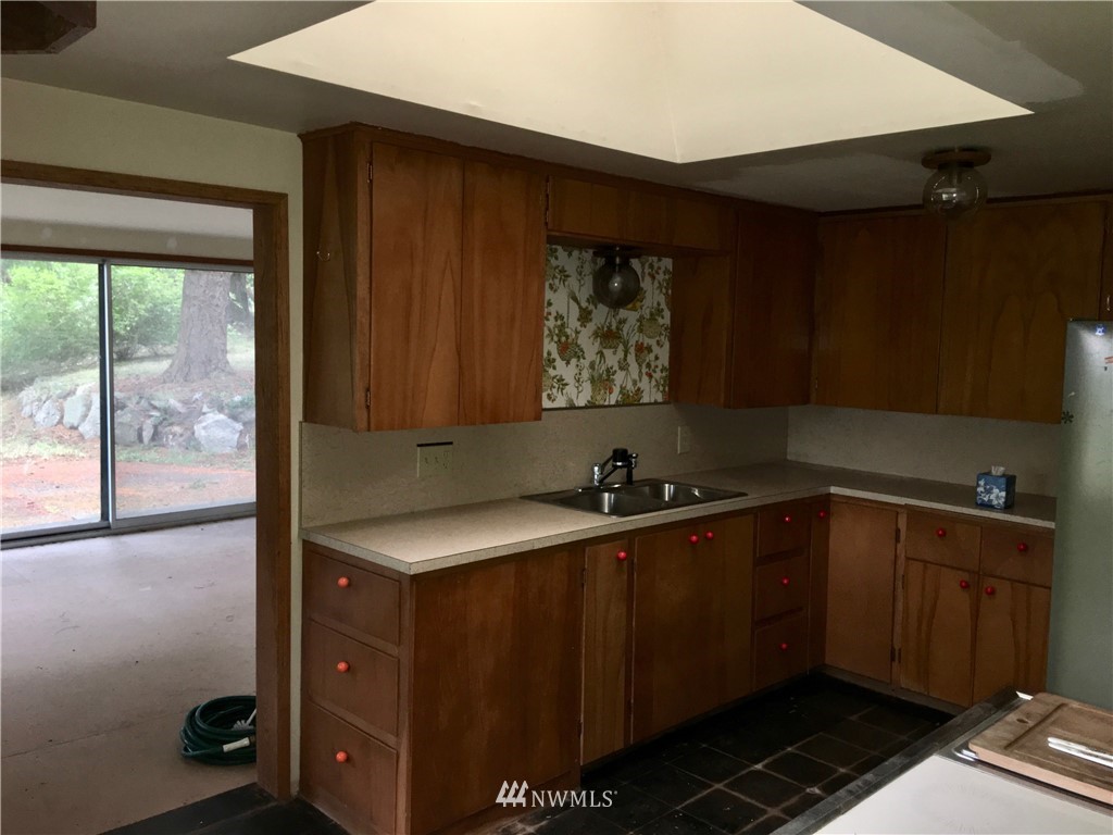 1928 Lancaster Road Freeland, WA 98249 - Photo 8 of 23