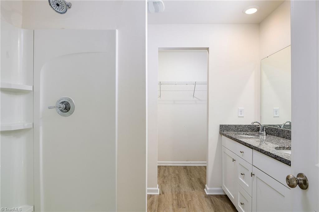 711 Fairview Street, Unit B High Point, NC 27260 - Photo 11 of 18 Main Bath