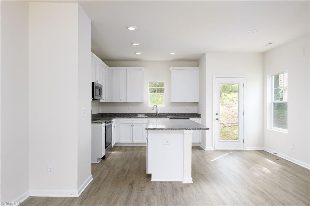 711 Fairview Street, Unit B High Point, NC 27260 - Photo 5 of 18 Kitchen