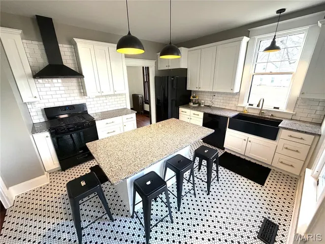 $260,000 | 55 West 1st Street, Addieville, IL 62214