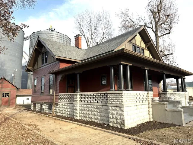 $260,000 | 55 West 1st Street, Addieville, IL 62214