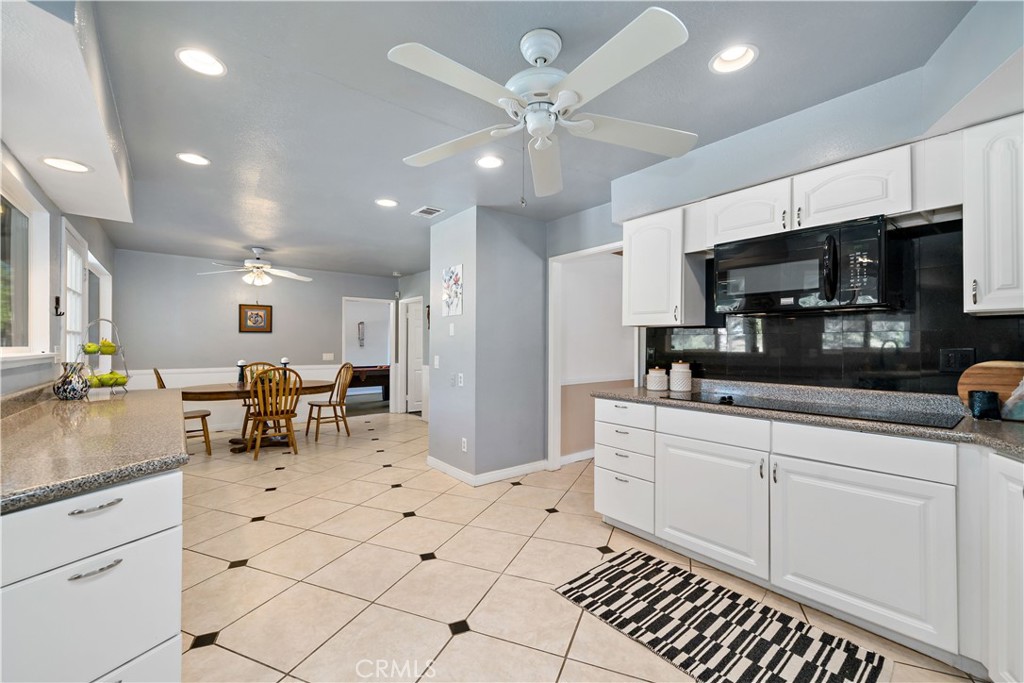 39980 Vía Fernando Temecula, CA 92592 - Photo 24 of 73 Kitchen
