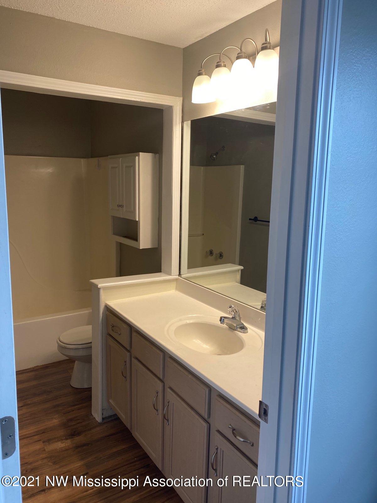 406 Woodview Road Byhalia, MS 38611 - Photo 18 of 19 IMG_1011