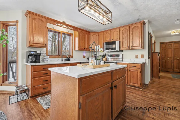 $599,900 | 10999 Sandy Oak Trail, Cedar Springs, MI 49319