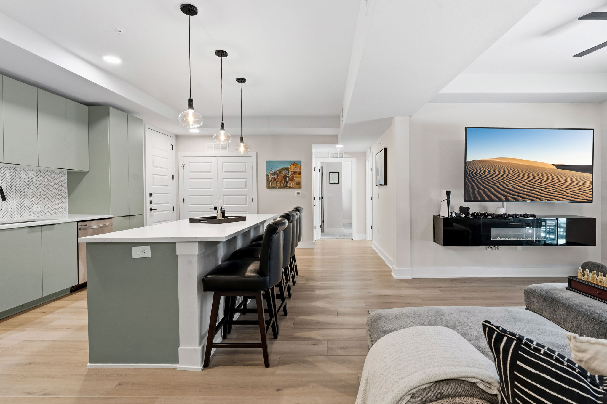 2500 Longview Street, Unit 116 Austin, TX 78705 - Photo 4 of 27 Open-concept living space