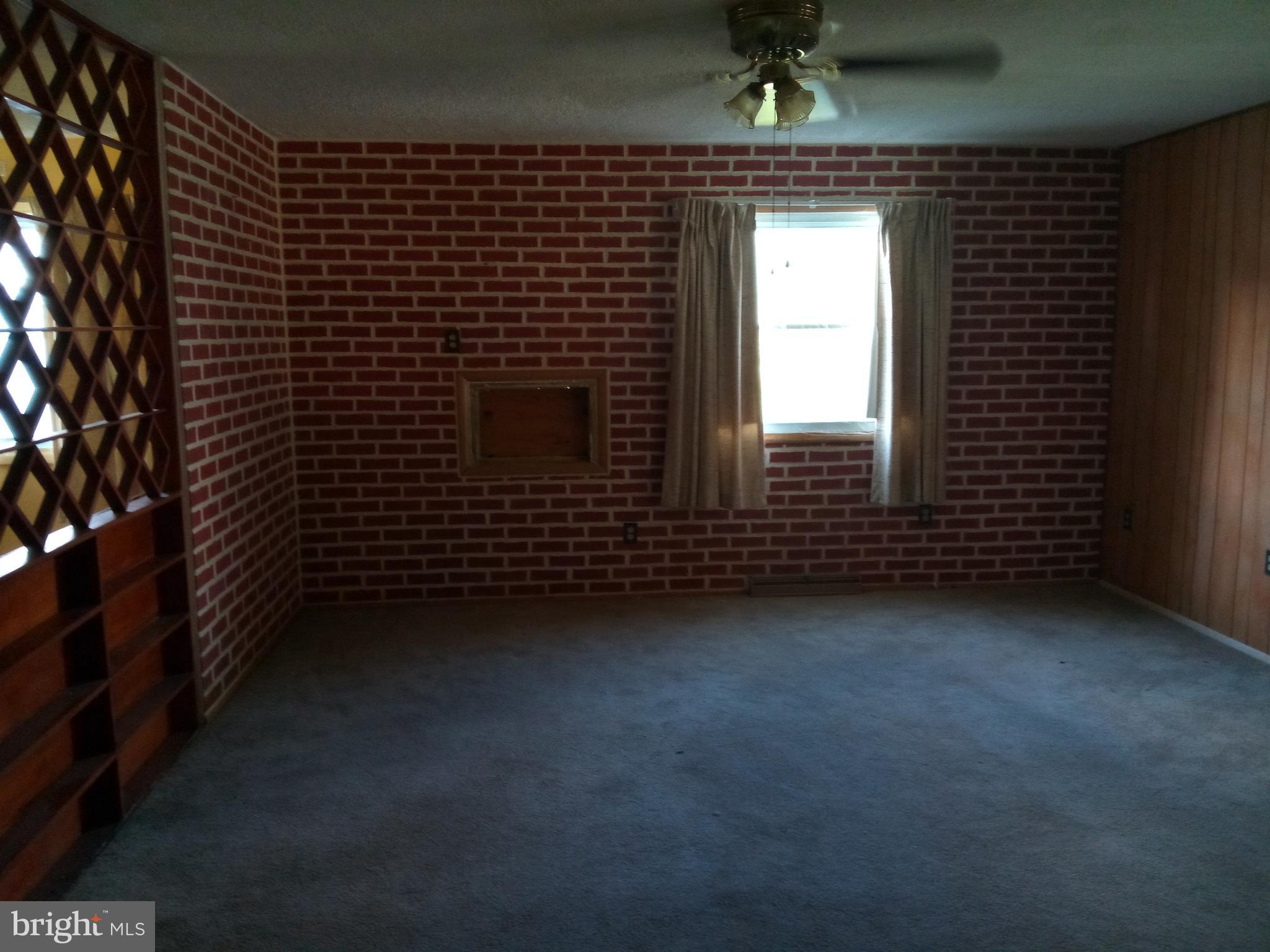 135 Wengate Road Owings Mills, MD 21117 - Photo 3 of 8 Living Room