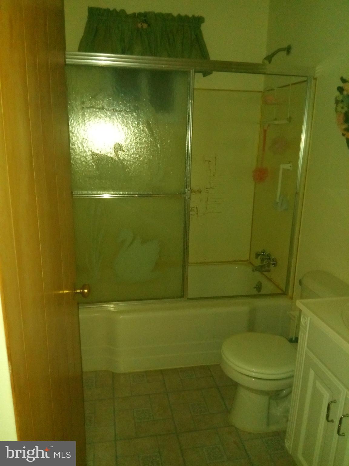 135 Wengate Road Owings Mills, MD 21117 - Photo 7 of 8 Bath
