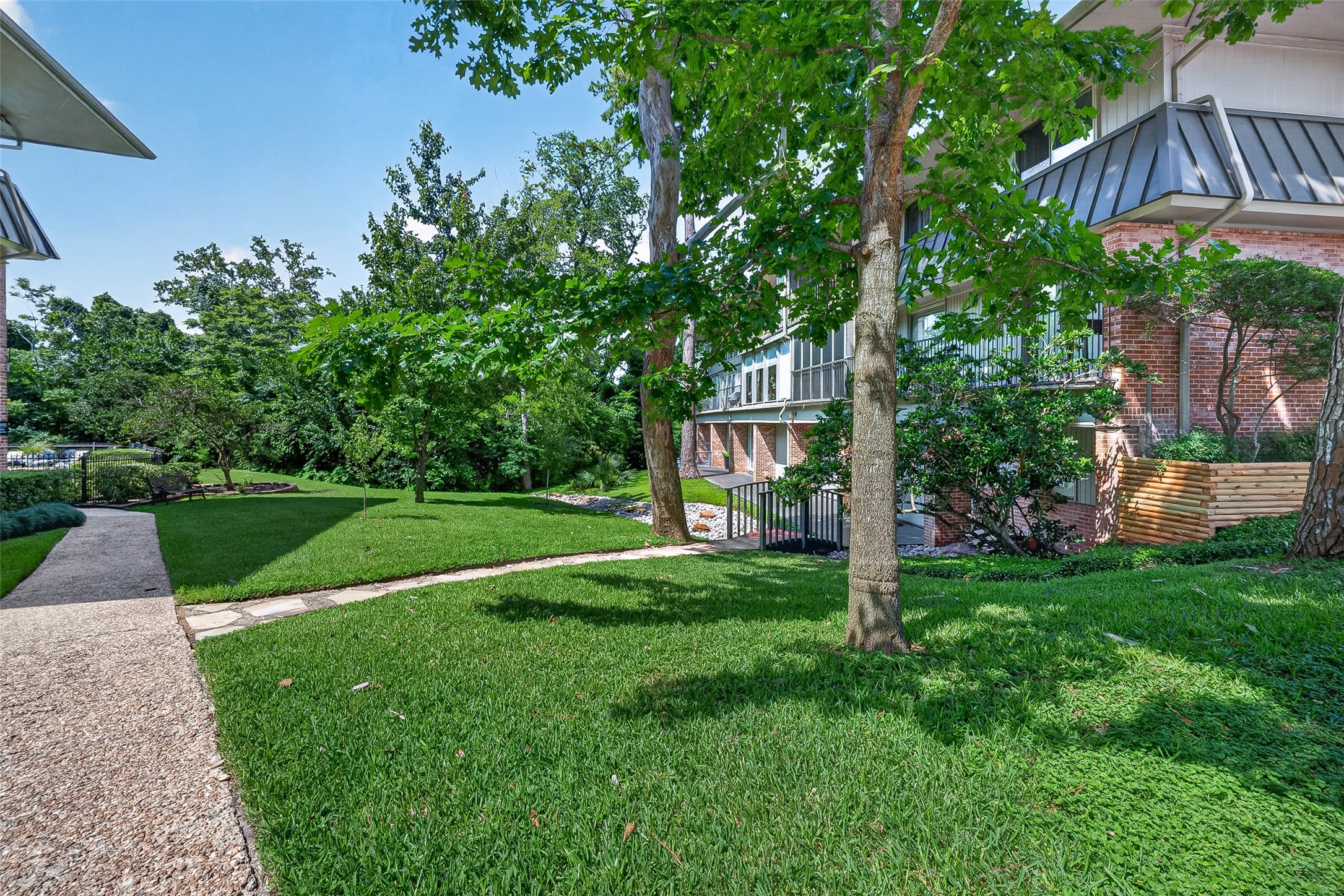 6466 Bayou Glen Road, Unit 6466 Houston, TX 77057 - Photo 29 of 34