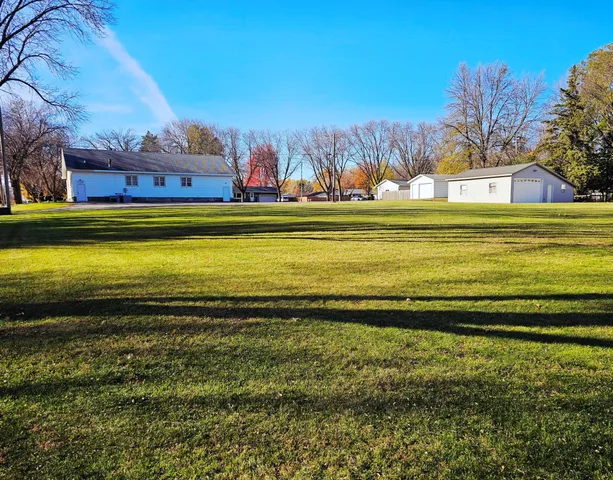 $67,500 | 421 13th Street Southeast, Willmar, MN 56201