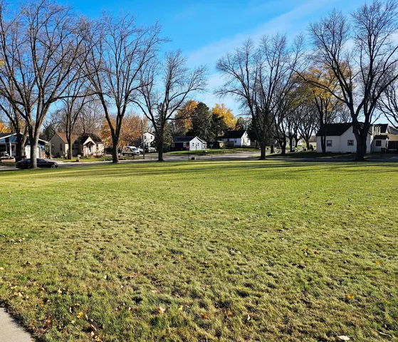 $67,500 | 421 13th Street Southeast, Willmar, MN 56201