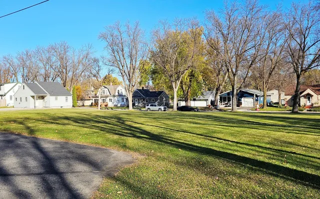 $67,500 | 421 13th Street Southeast, Willmar, MN 56201