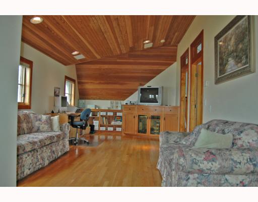 1 Mount View Road Portsmouth, RI 02871 - Photo 5 of 7 Den/Family/Great Room.