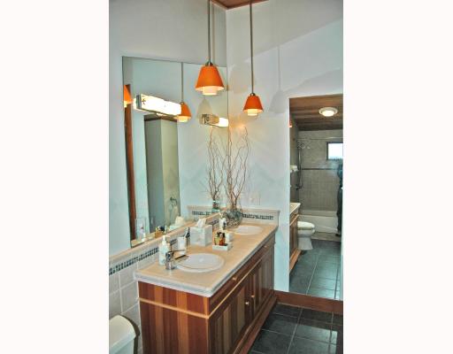 1 Mount View Road Portsmouth, RI 02871 - Photo 7 of 7 Master Bath/Spa.