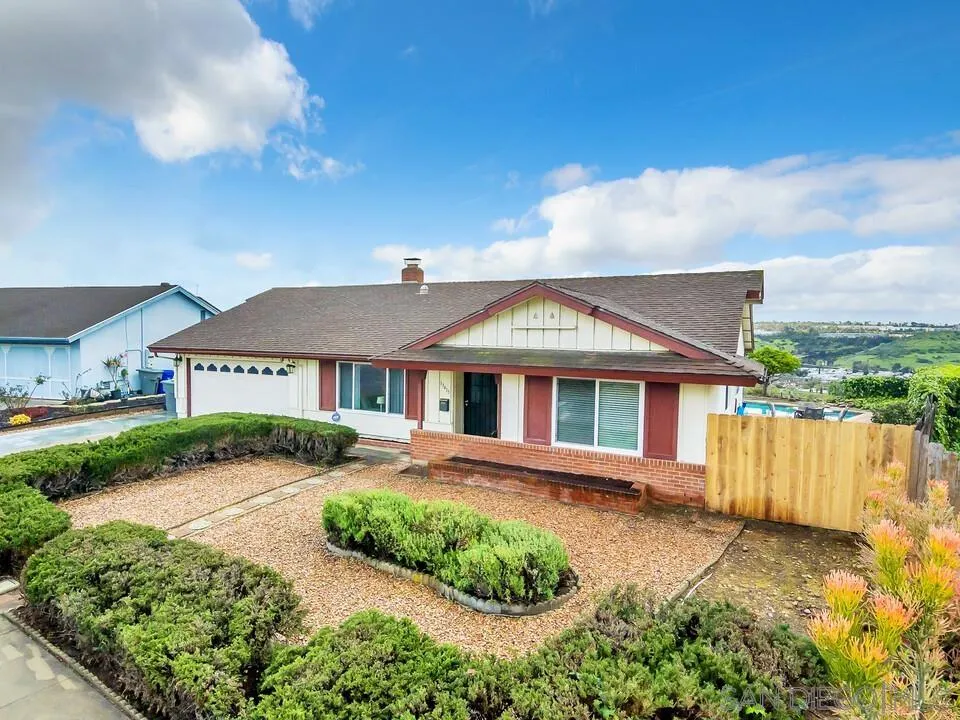 13415 Pequot Drive Poway, CA 92064 - Photo 4 of 63 front view of a house with a yard