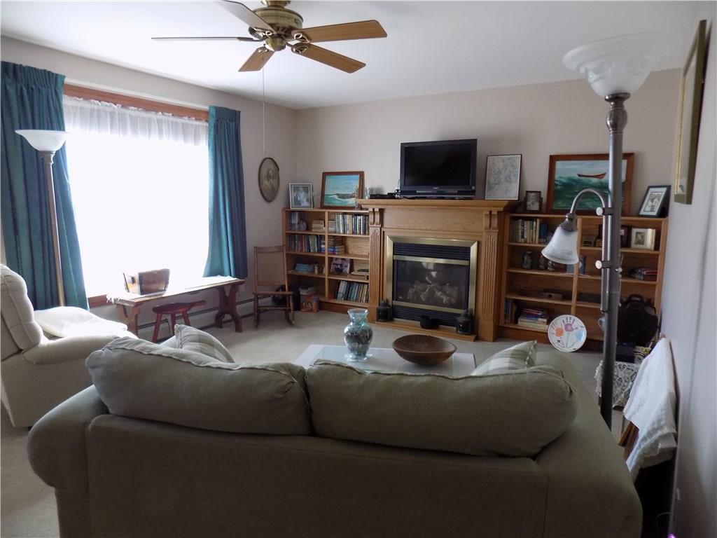 650 River Road Cushing, ME 04563 - Photo 17 of 34 Living room