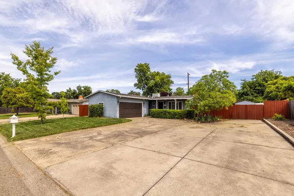 $470,000 | 3832 Henderson Way, Carmichael, CA 95608