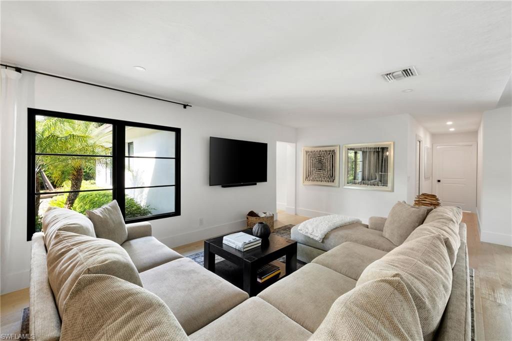 6818 Trail Boulevard Naples, FL 34108 - Photo 11 of 49