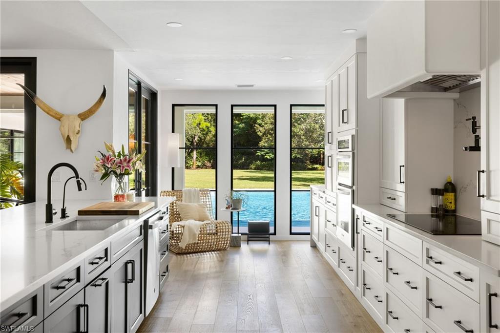 6818 Trail Boulevard Naples, FL 34108 - Photo 8 of 49