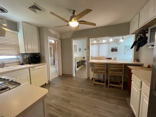 $1,800 | 307 North Essex Avenue, Margate City, NJ 08402