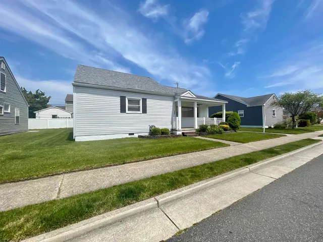 $1,800 | 307 North Essex Avenue, Margate City, NJ 08402
