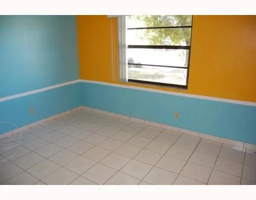 a view of empty room with window