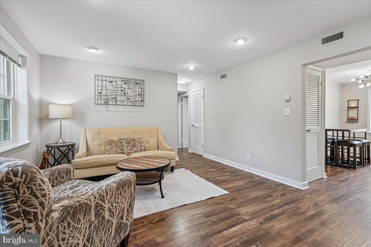 2222 Washington Avenue, Unit 101 Silver Spring, MD 20910 - Photo 3 of 38 Living Room