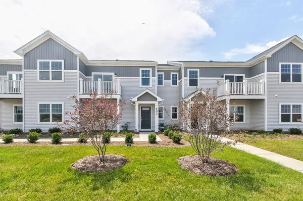 $2,950 | 4273 Chelsea Mnr Circle, Aurora, IL 60504