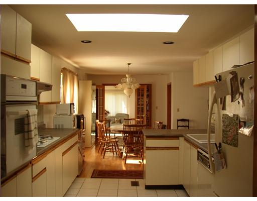 1 Abby Road Barrington, RI 02806 - Photo 3 of 7 Kitchen.