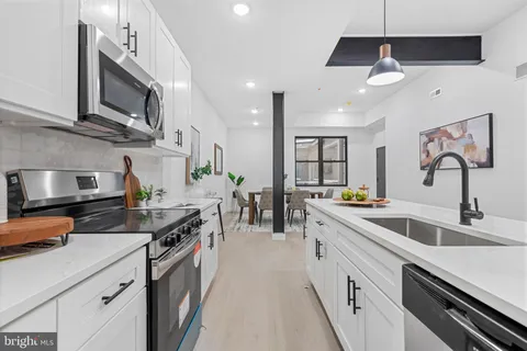 $2,400 | 3211 Cedar Street, Unit 202, Philadelphia, PA 19134