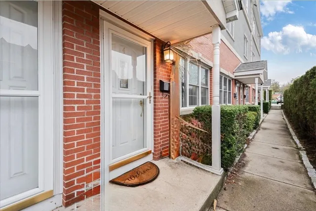 $499,900 | 32-42 Park Street, Unit 4, Attleboro, MA 02703