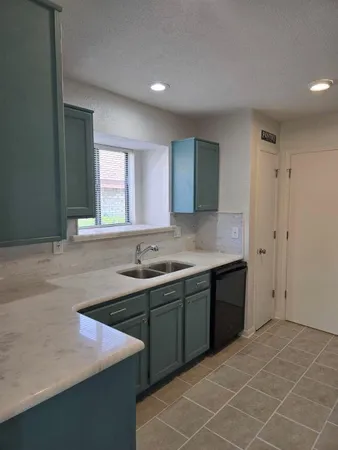 $269,900 | 6412 Canyon Circle, Fort Worth, TX 76133