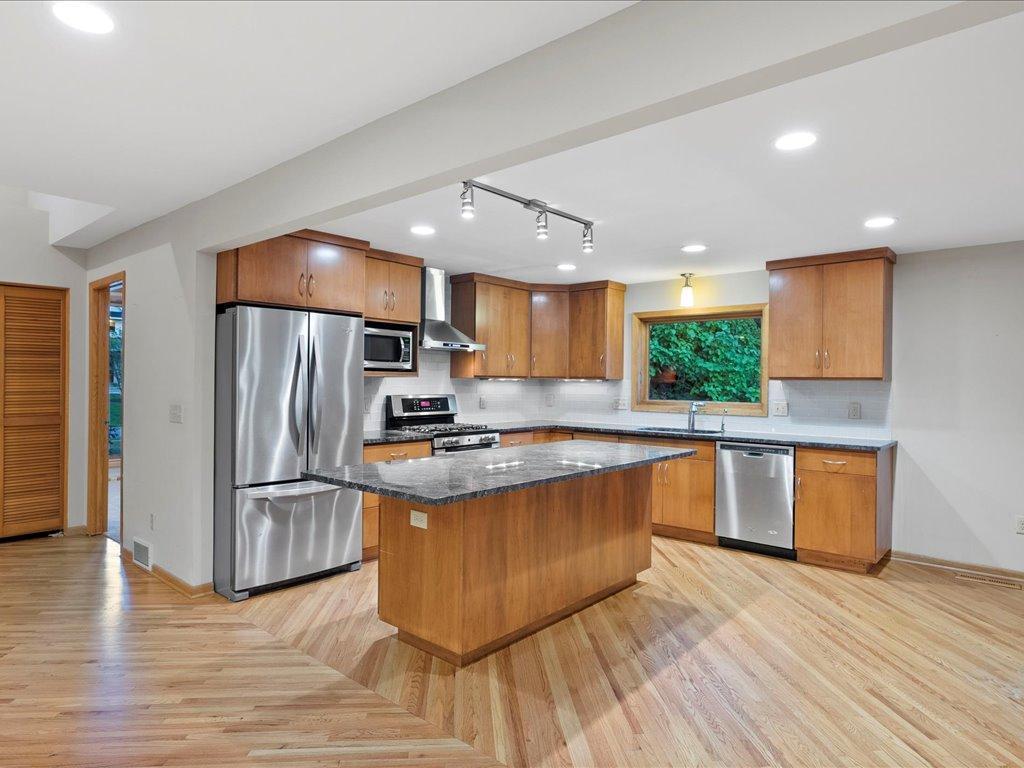 5910 Olinger Road Edina, MN 55436 - Photo 26 of 83