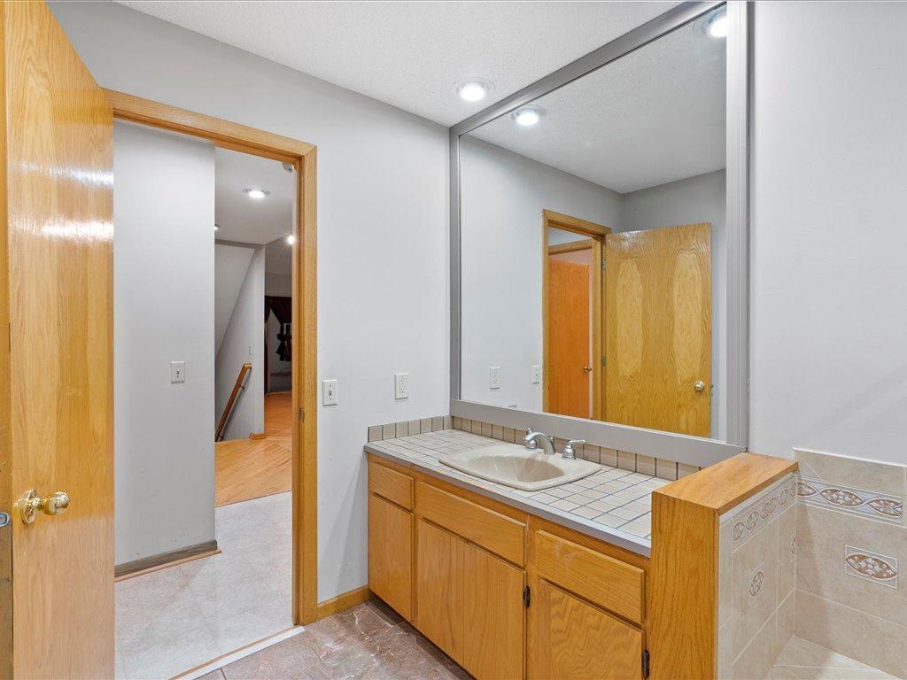5910 Olinger Road Edina, MN 55436 - Photo 77 of 83