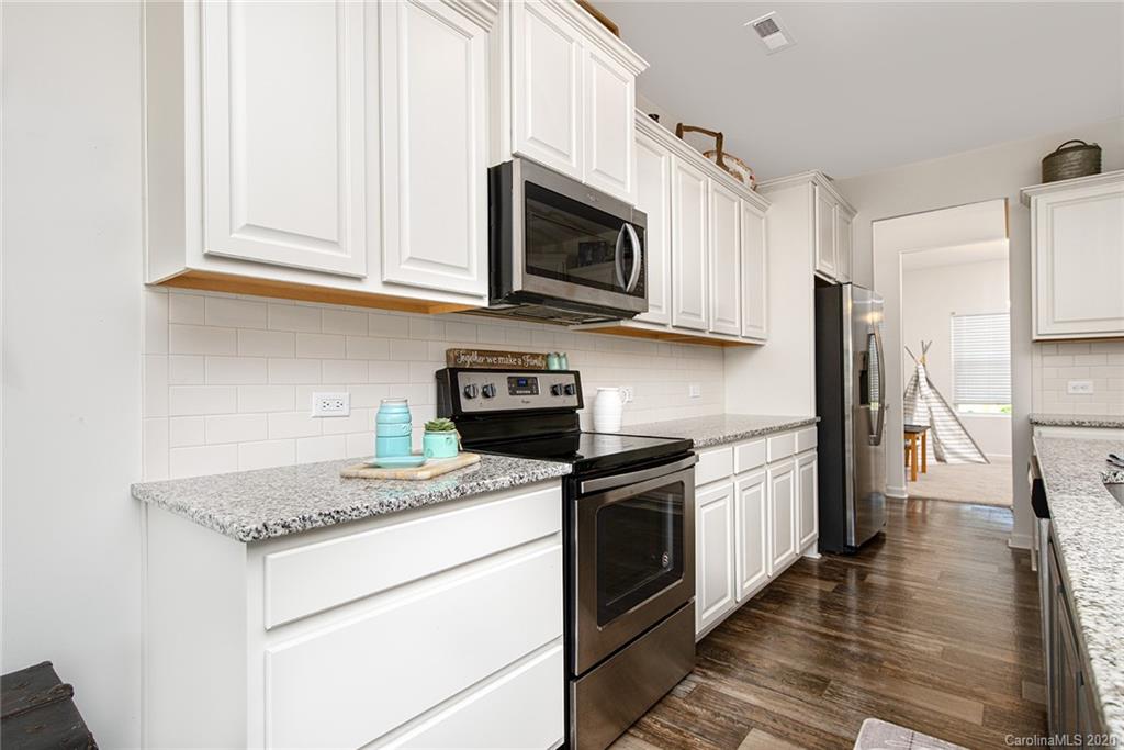 3337 Grandview Club Road Pfafftown, NC 27040 - Photo 11 of 32 Gallery Image 11
