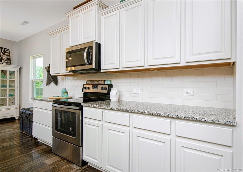 3337 Grandview Club Road Pfafftown, NC 27040 - Photo 10 of 32 Gallery Image 10