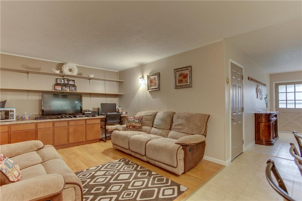 849 Fabyan Road Indianapolis, IN 46217 - Photo 4 of 20 Gallery Image 4