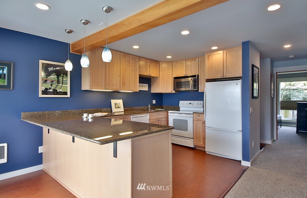 816 Old Beach Road, Unit 101 Freeland, WA 98249 - Photo 11 of 25 Gallery Image 11