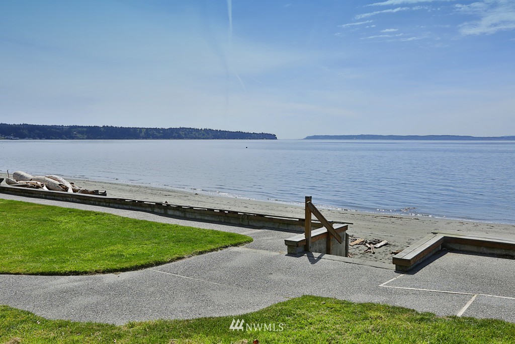 816 Old Beach Road, Unit 101 Freeland, WA 98249 - Photo 5 of 25 Gallery Image 5