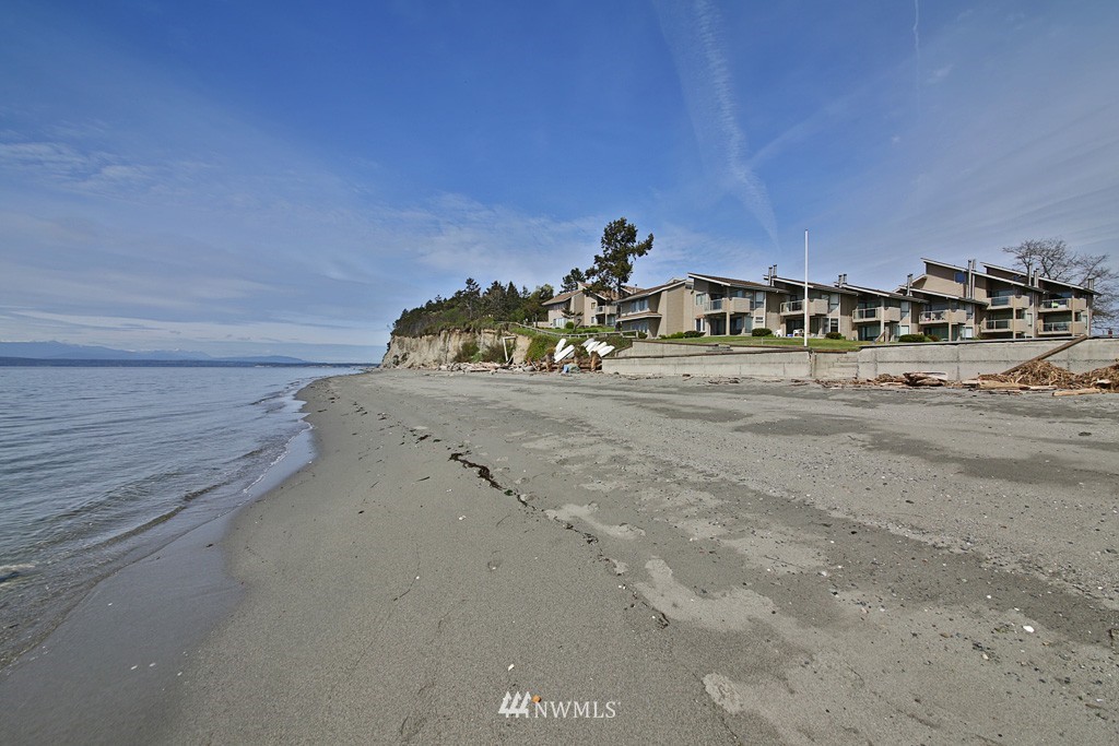 816 Old Beach Road, Unit 101 Freeland, WA 98249 - Photo 8 of 25 Gallery Image 8