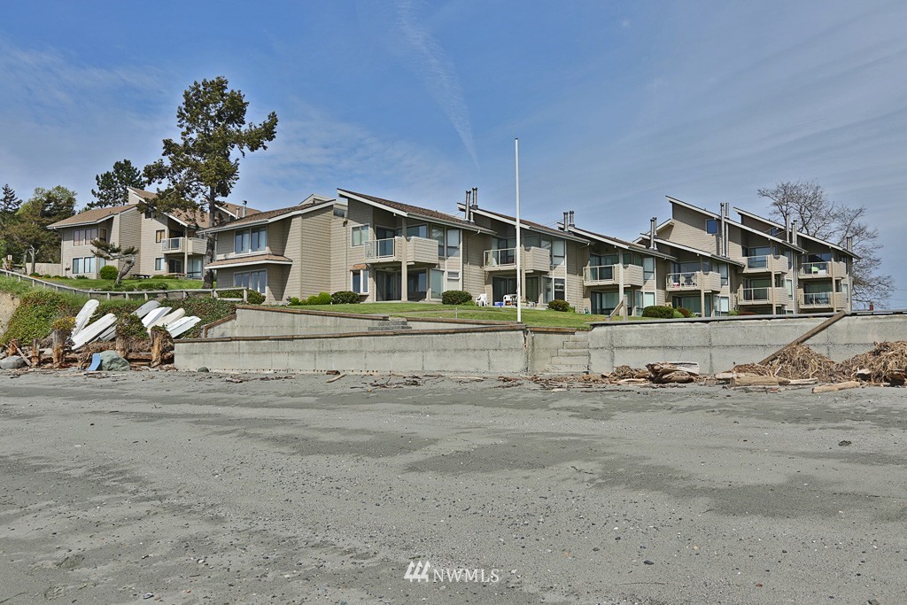 816 Old Beach Road, Unit 101 Freeland, WA 98249 - Photo 9 of 25 Gallery Image 9