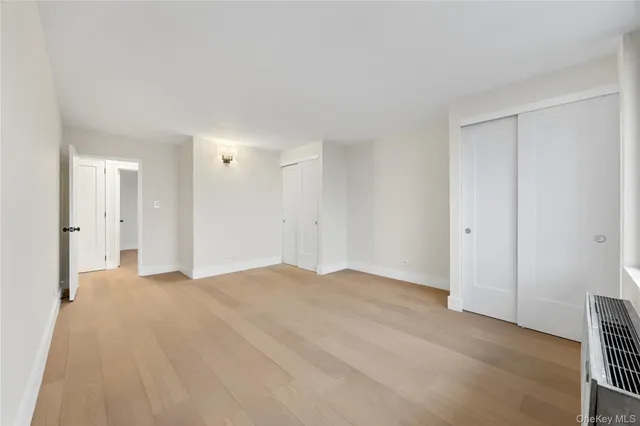 $588,000 | 15038 Union Turnpike, Unit 3A | Kew Gardens Hills