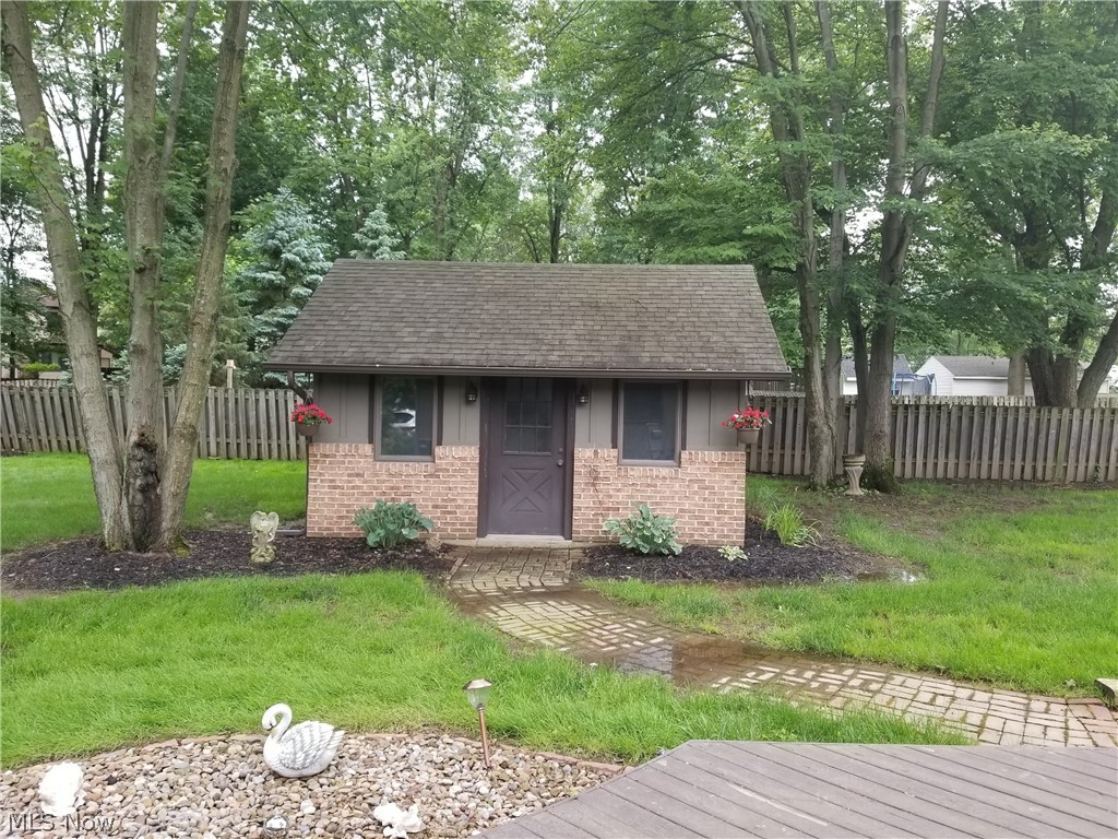 6762 Smith Road Middleburg Heights, OH 44130 - Photo 3 of 25
