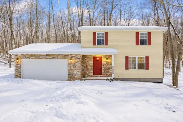 $289,900 | 12095 Dubois Drive, Canadian Lakes, MI 49346