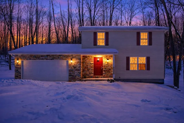 $289,900 | 12095 Dubois Drive, Canadian Lakes, MI 49346