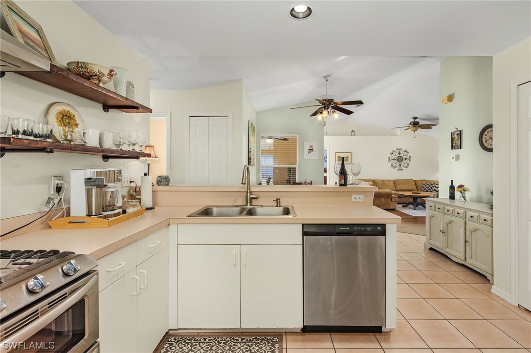 8312 Tahiti Road Fort Myers, FL 33967 - Photo 15 of 26 Gallery Image 15