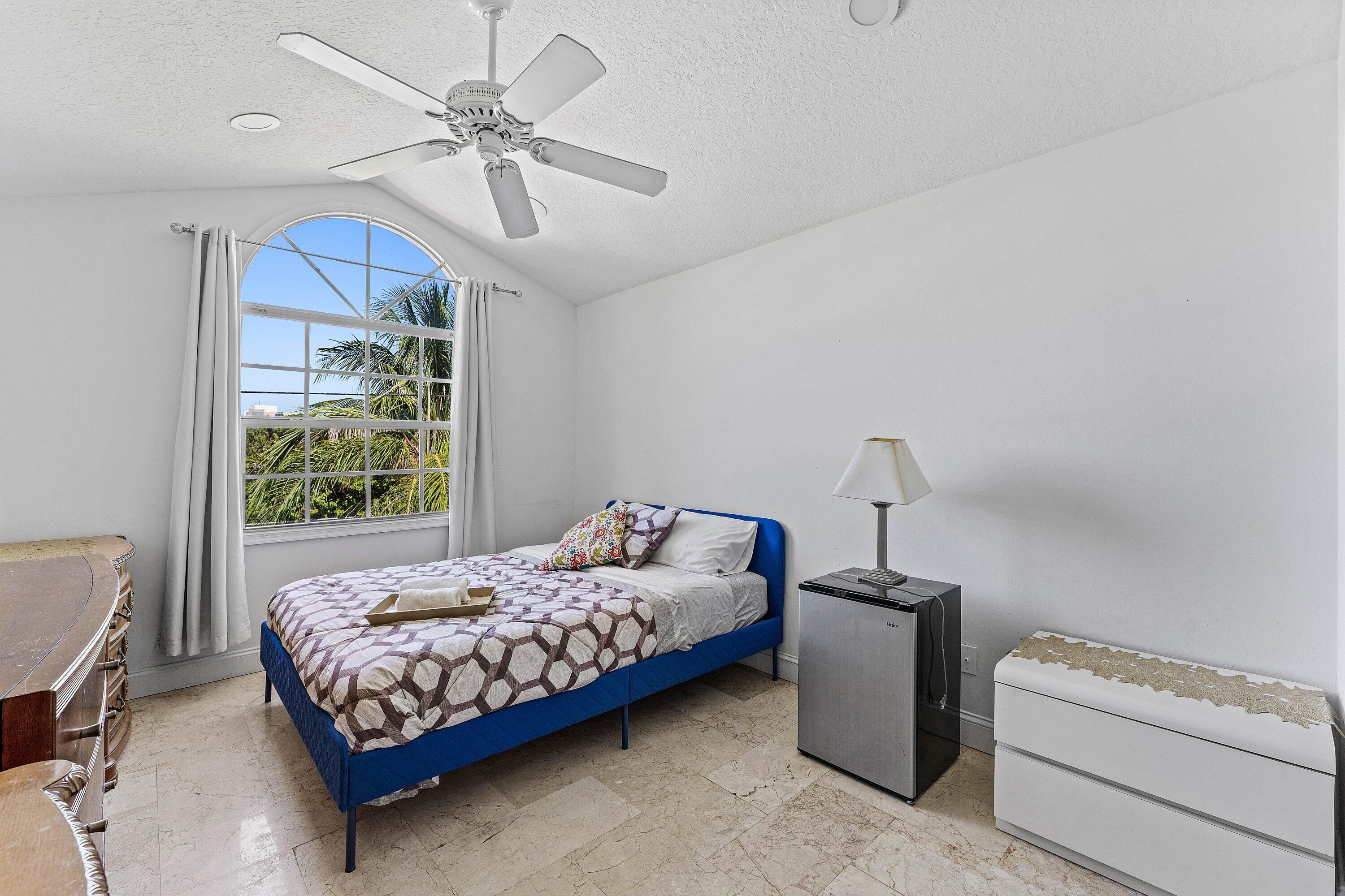 2350 Northwest 5th Avenue Boca Raton, FL 33431 - Photo 26 of 34 020-2350Northwest5thAvenue-BocaRaton-FL-