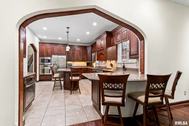 $1,000,000 | 1050 Williams Boulevard, Springfield, IL 62704